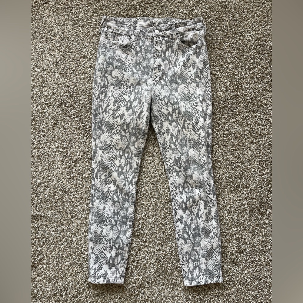 “Snake skin” Jeans